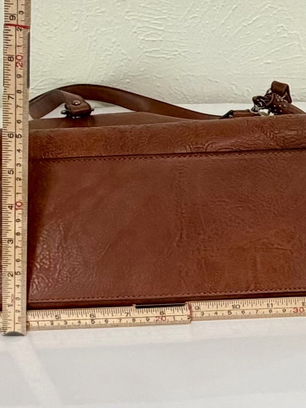 Classic Brown Women's Tote Bag with Tassel - Picture 4 of 4